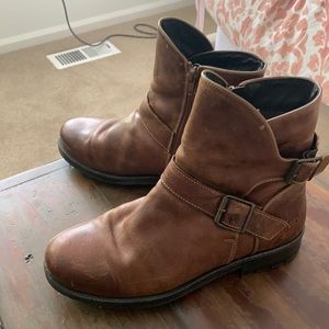 Taos leather boots